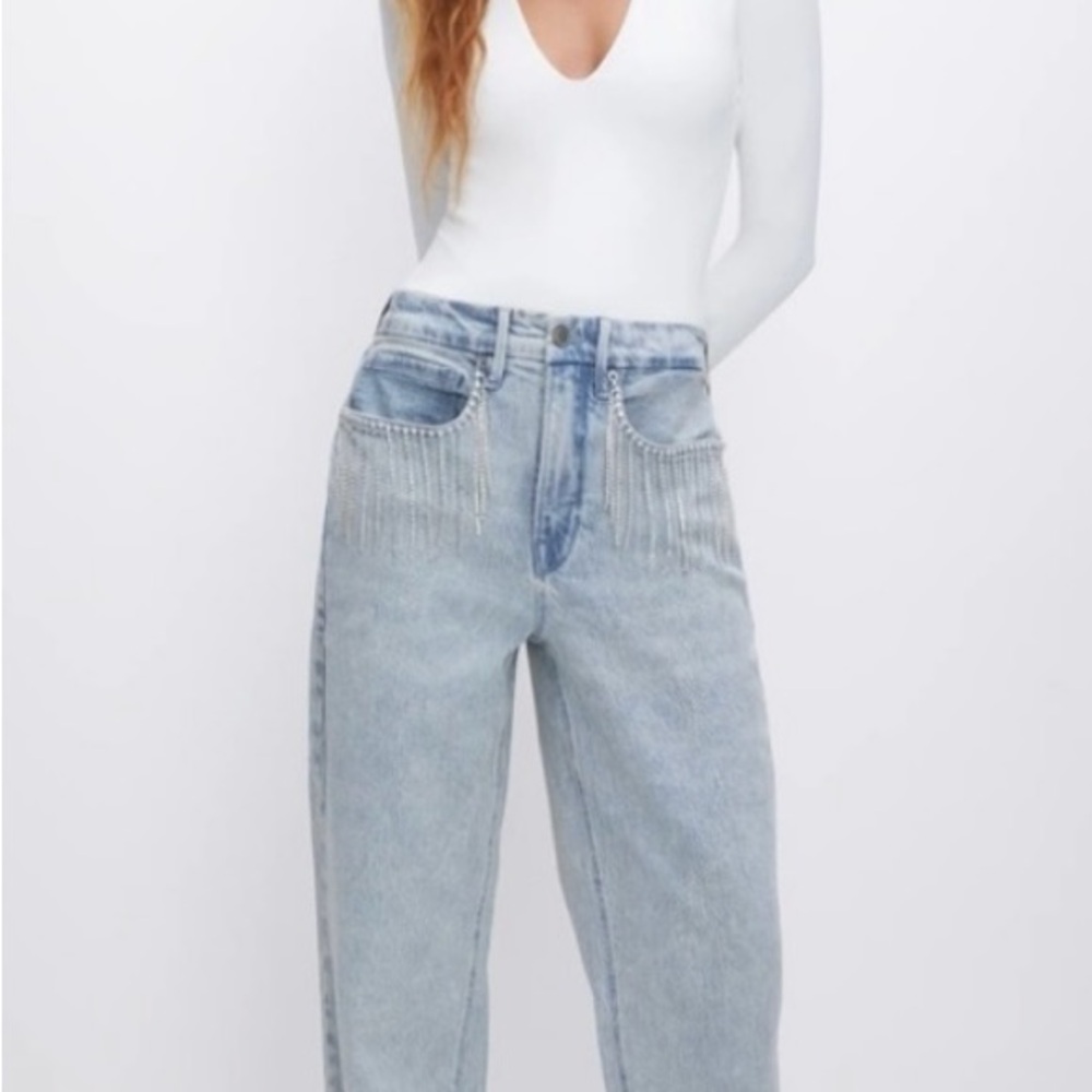 Good American Light Wide Leg Jeans with Chain Detail